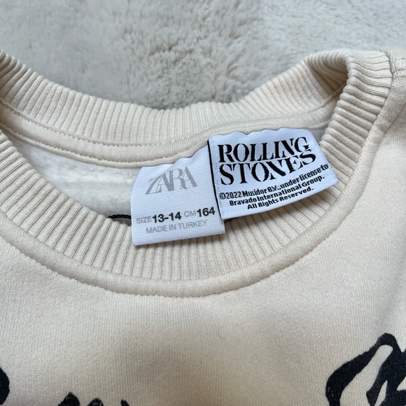 ZARA Rolling Stones Crewneck Sweatshirt & Tee **LIKE NEW** - Picture 5 of 10